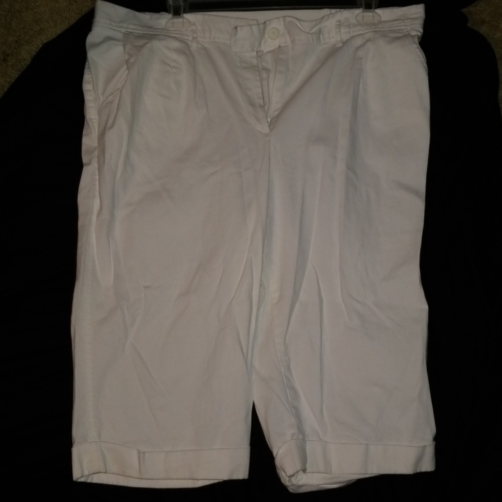 Larry Levine white capris